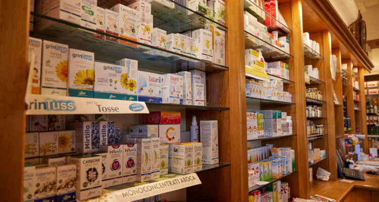 farmacia-puliti-esposizione